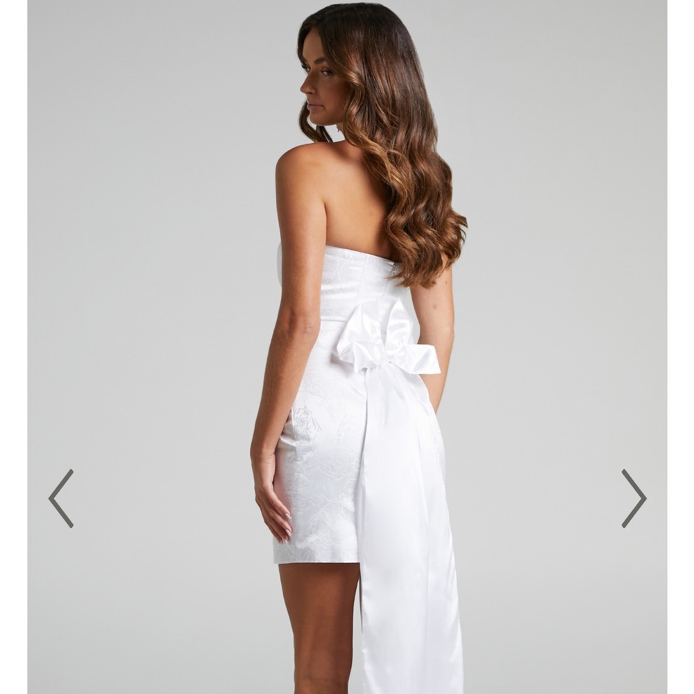 Brand new w/out tags strapless showpo dress